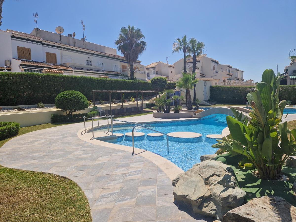Lovely Apartment Near The Beach In Sunny La Mata Torrevieja Exterior photo